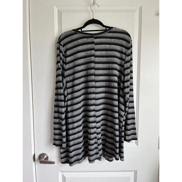 Lane Bryant Blouse - Picture 2 of 3